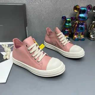 حذاء رياضي أسلوب حياة عالي القدمين باللون الوردي الغباري وOff-White