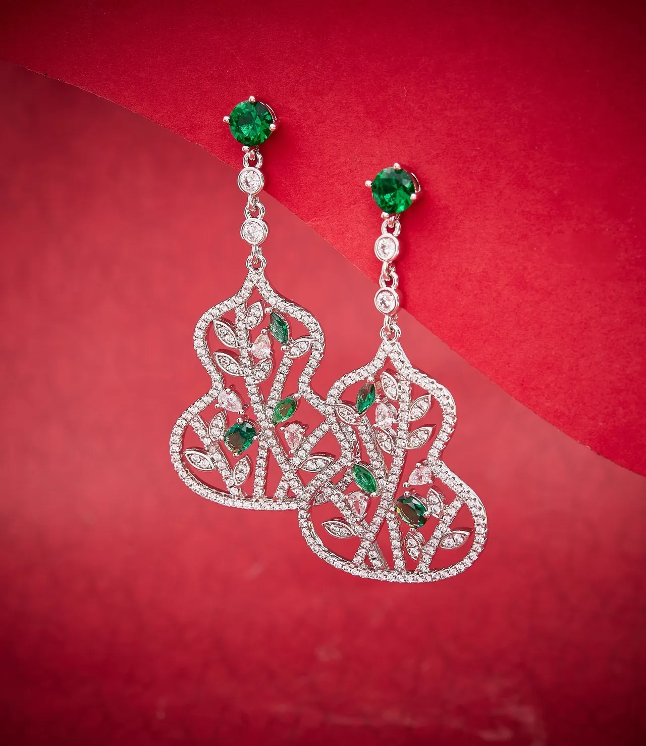 Emerald and Diamond Leaf Motif Gourd-Shaped Drop Earrings 2