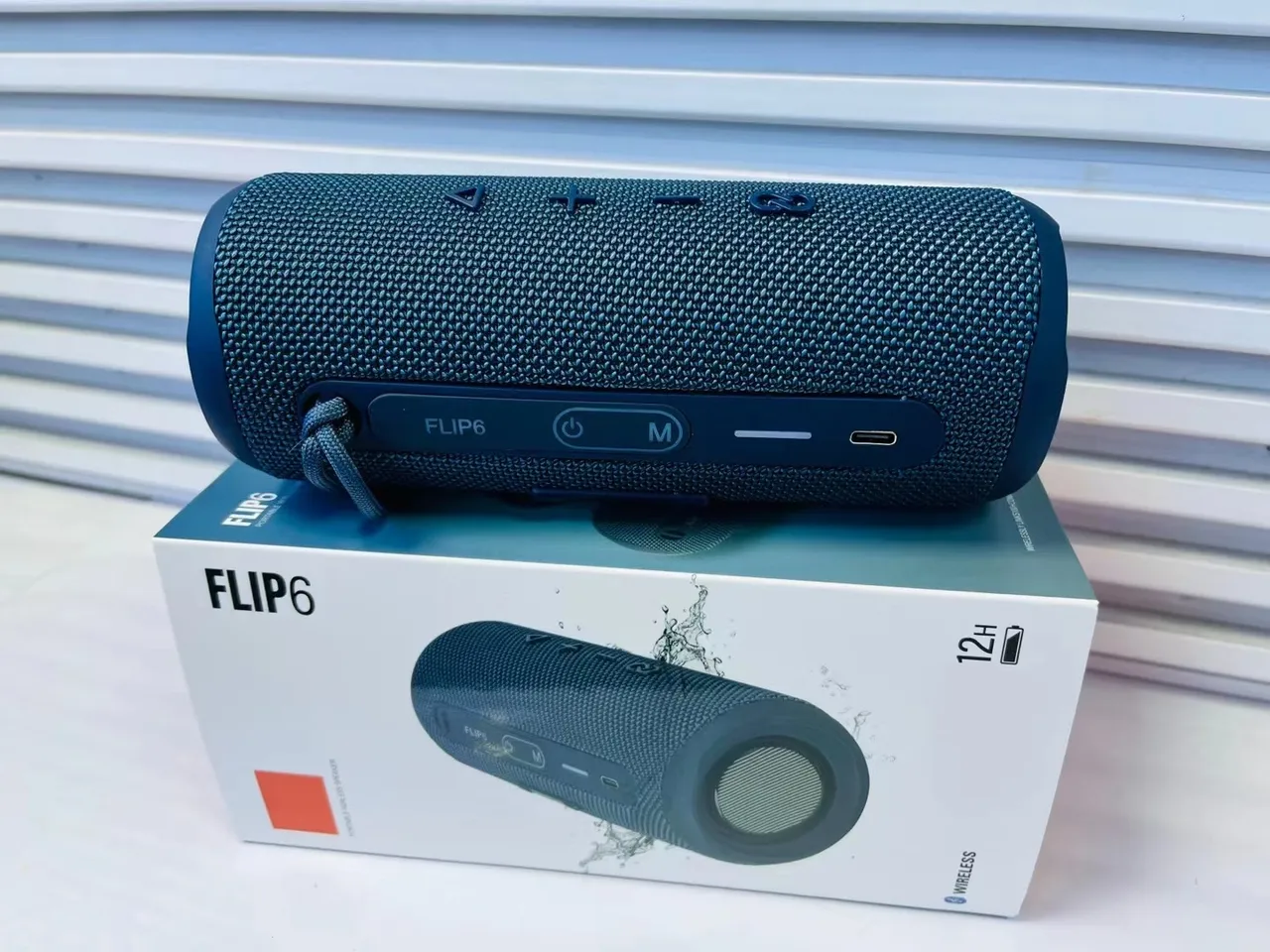 FLIP6 Army Green Cylindrical Fabric-Wrapped Portable Speaker 2
