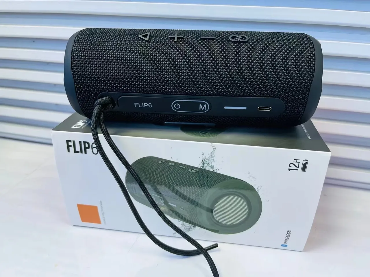 FLIP6 Army Green Cylindrical Fabric-Wrapped Portable Speaker 5