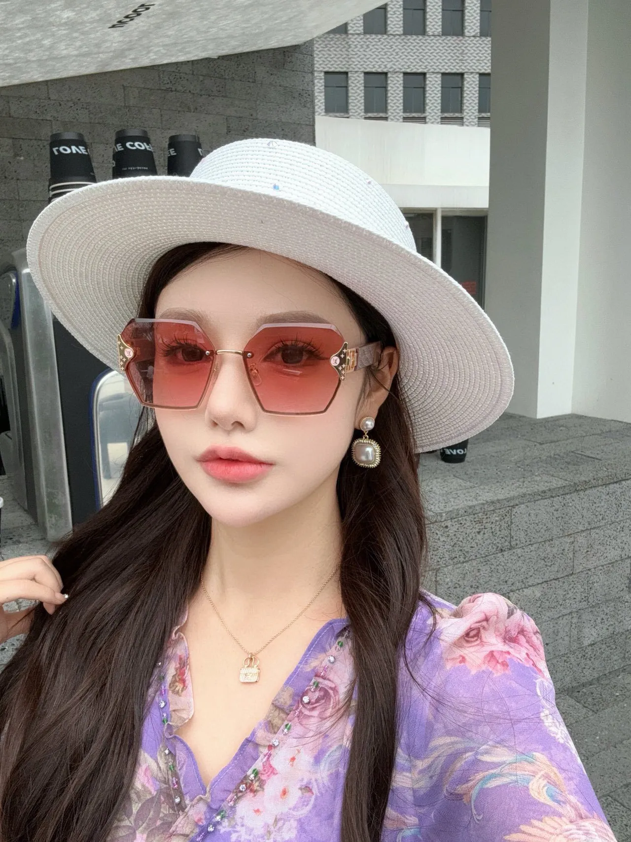 Geometric Hexagonal Frame Gradient Tinted Sunglasses 2