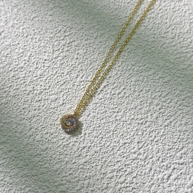 Gold Chain Multi-Halo Crystal Pendant Necklace 3