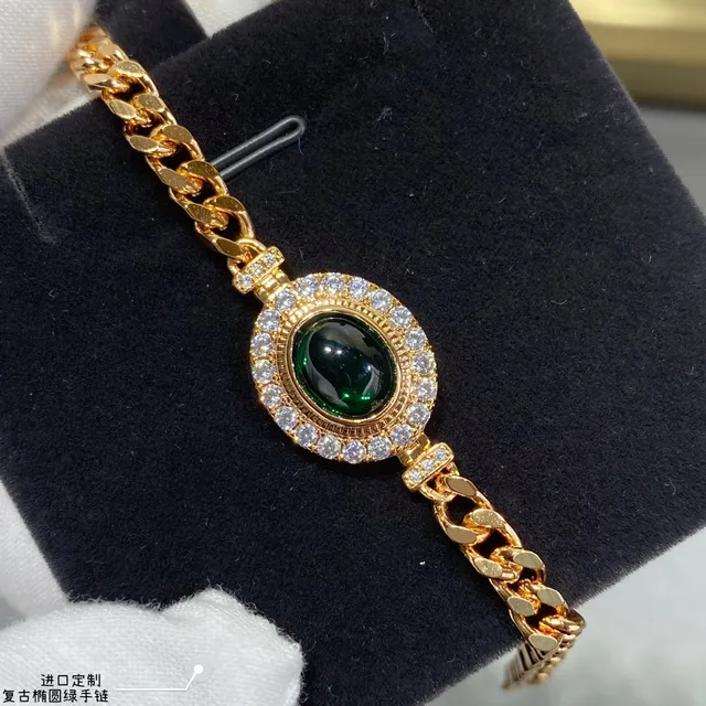 Bracelet en chaîne curb d'or cabochon ovale vert pavé 3