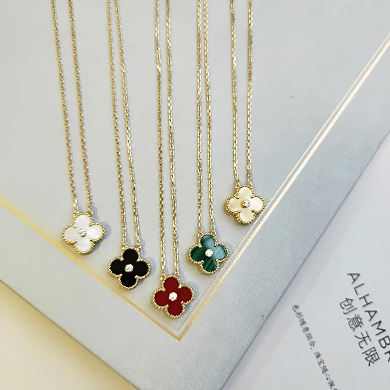 Gold Multicolor Clover-Shaped Pendant Beaded-Edge Setting Necklace 2