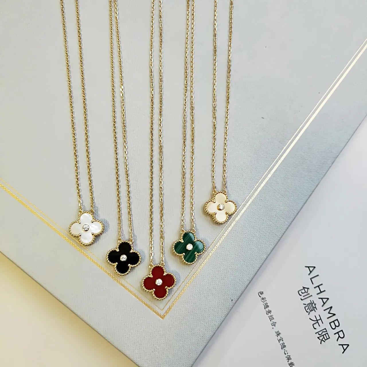Gold Multicolor Clover-Shaped Pendant Beaded-Edge Setting Necklace 3