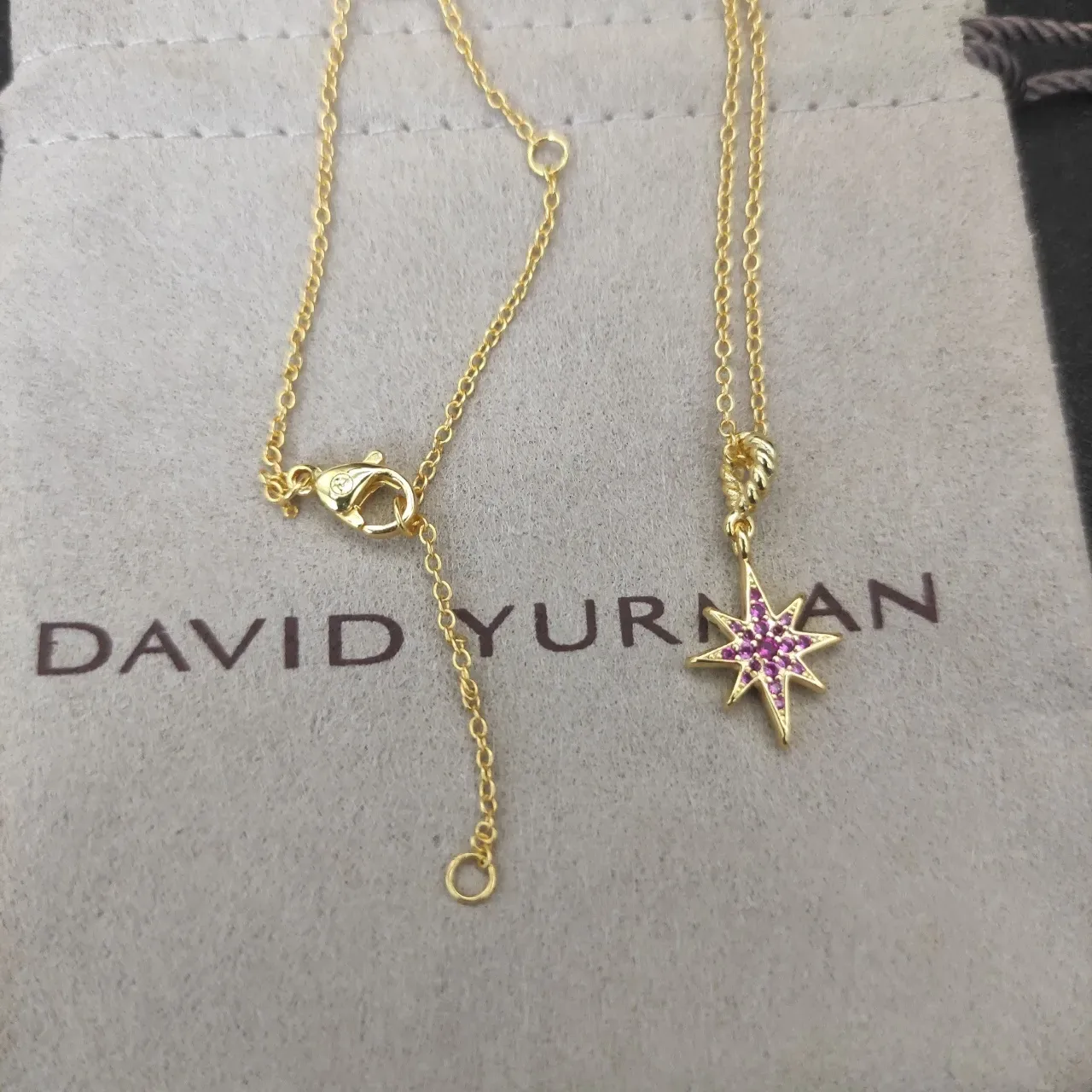 Gold Pink Chain Star-Shaped Pendant Necklace 2