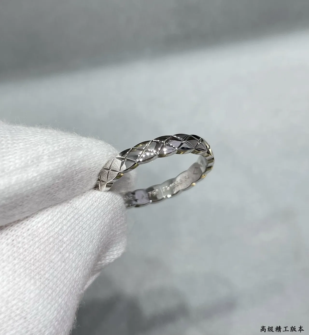 Gold Silver Quilted Texture Thin Band Ring 6