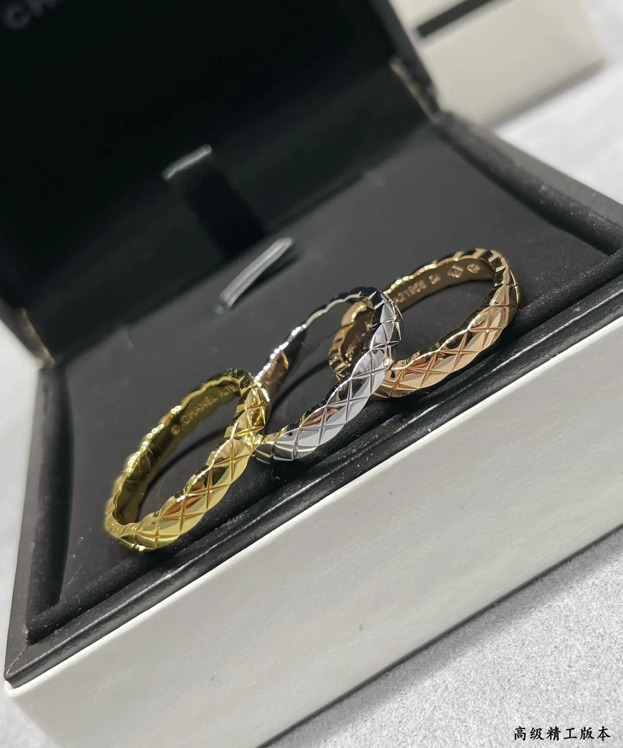 Gold Silver Quilted Texture Thin Band Ring 8