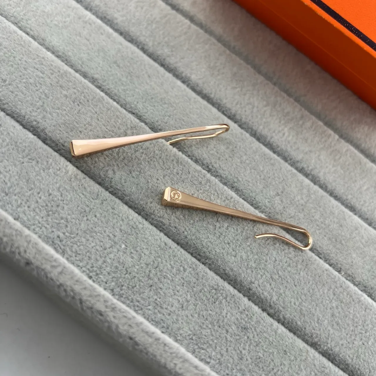Gold Silver Tapered Bar Hook Closure Jewelry 4