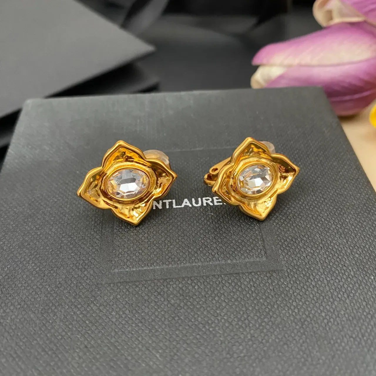 Gold-Tone Faceted Clear Stone Quatrefoil Stud Earrings 7