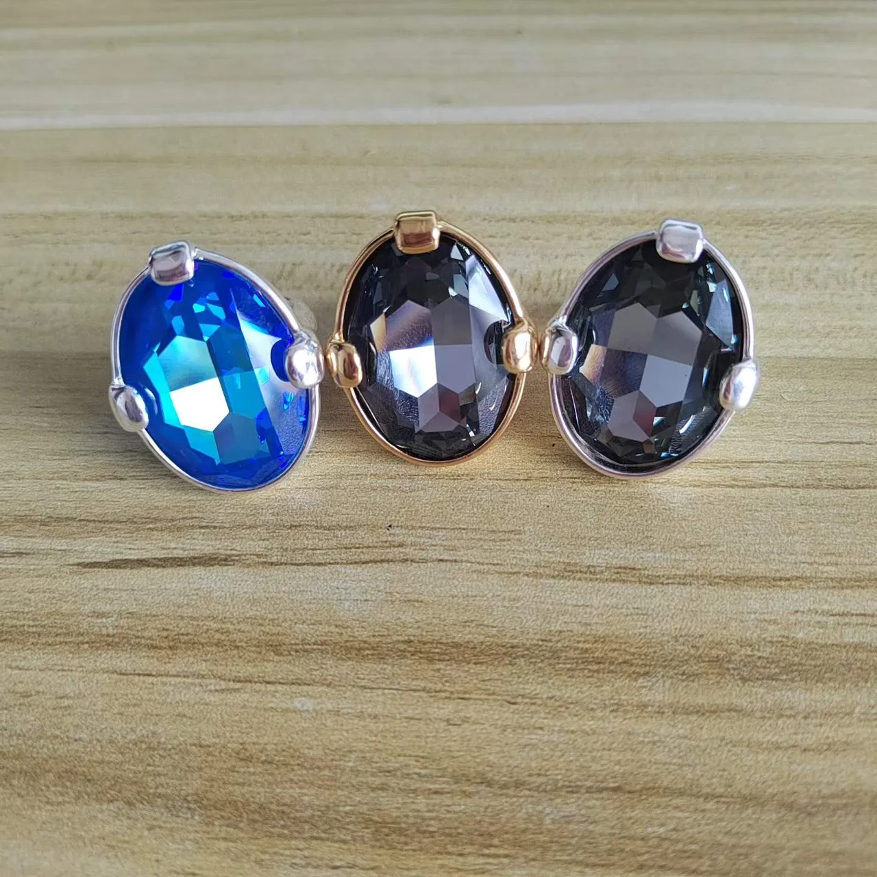 Gold-Tone Faceted Iridescent Pink Stone Rings 20
