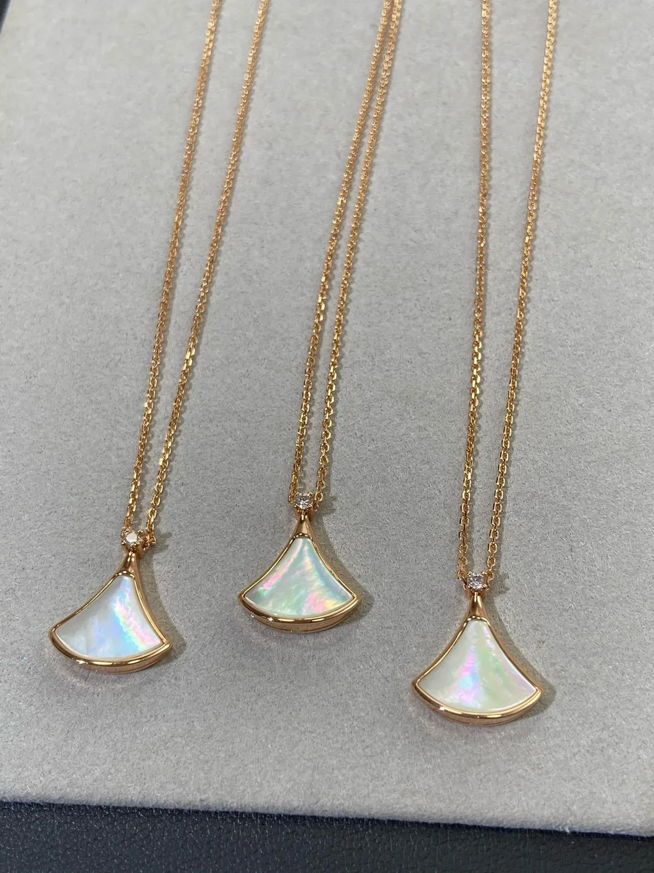 Gold-Tone Fan-Shaped Mother-of-Pearl Pendant Necklaces 3