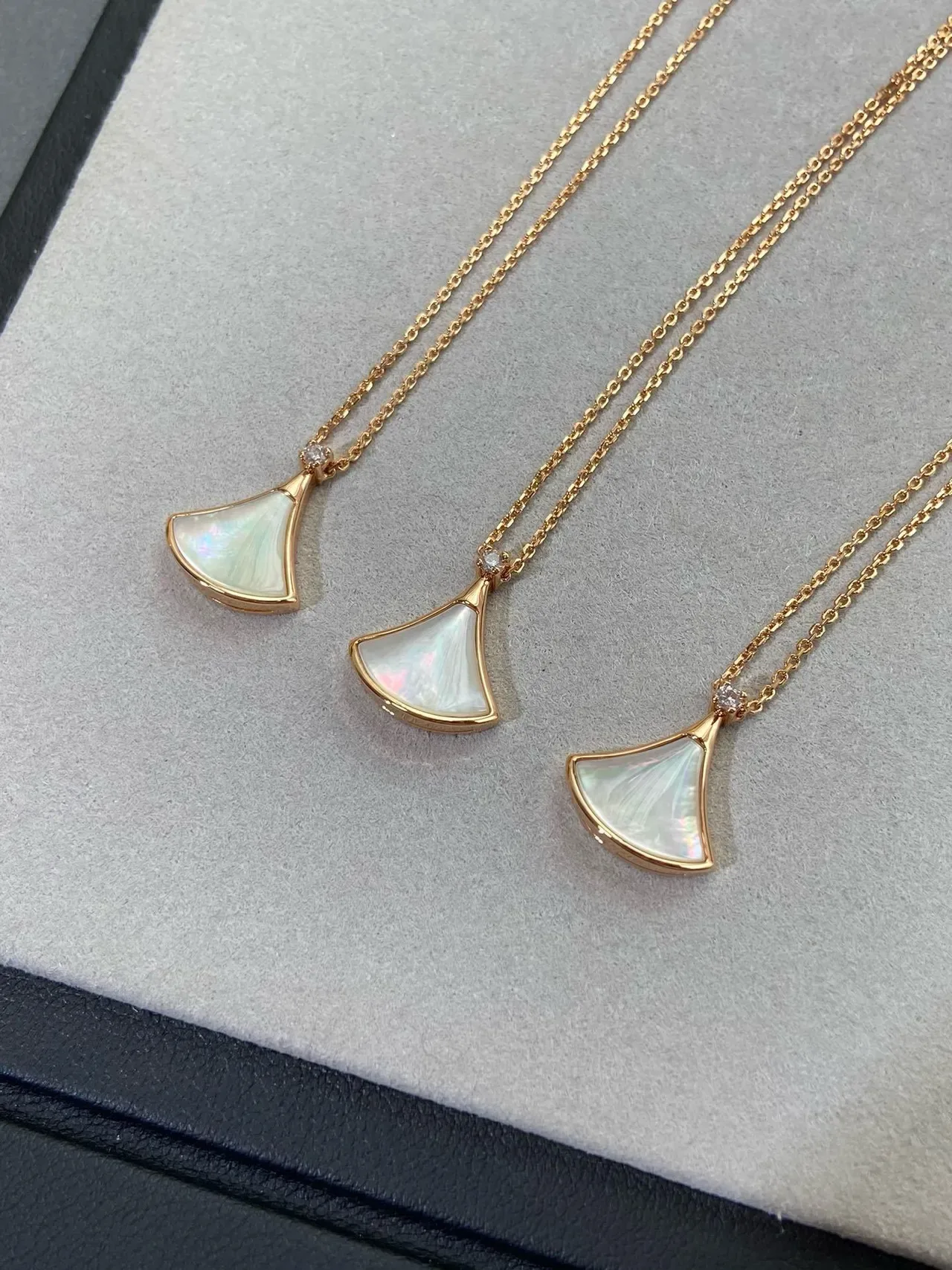 Gold-Tone Fan-Shaped Mother-of-Pearl Pendant Necklaces 7