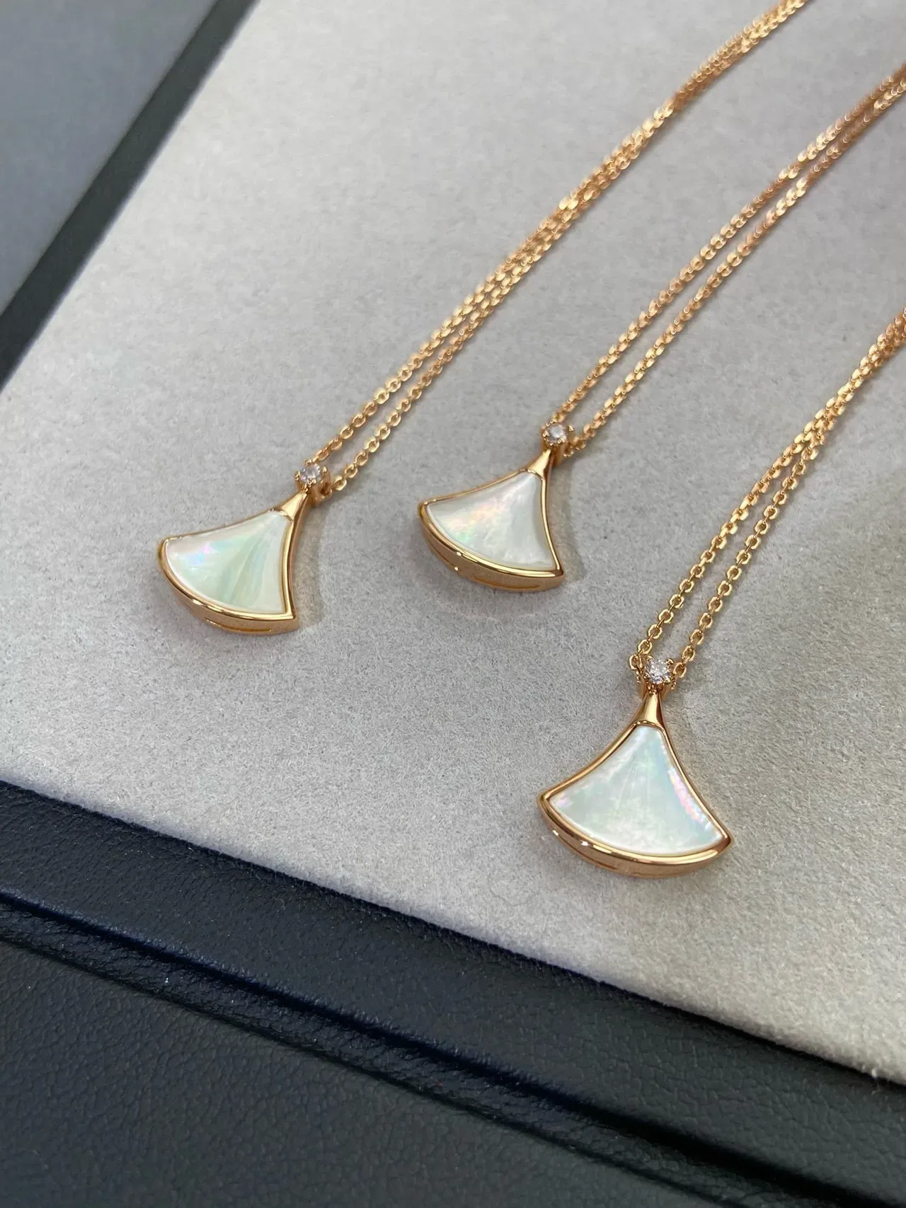 Gold-Tone Fan-Shaped Mother-of-Pearl Pendant Necklaces 8