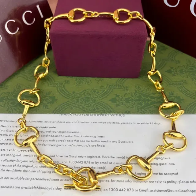 Gold-Tone Horse-Bit Link Toggle Clasp Bracelet 7