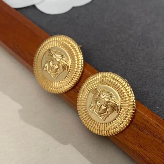 Broches de Cabeça de Medusa em Tom Dourado com Design Sunburst 2