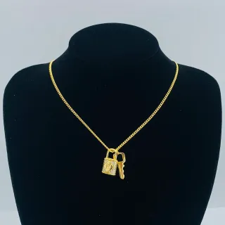 Collier Pendentif avec Cadenas et Clé en Or Pavé