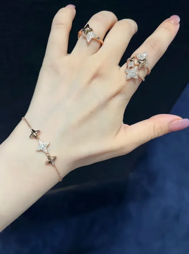 Gold-Tone Pavé Star Motif Chain Bracelet 4
