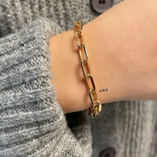 سوار سلسلة ذات حلقات مستطيلة بلون ذهبي