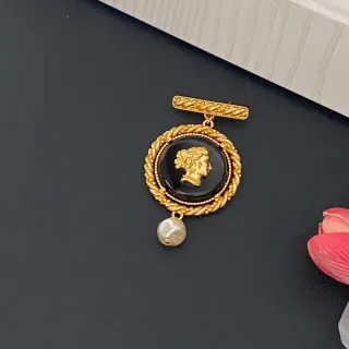 Gold-Tone Rope Frame Black Cameo Profile Pearl Drop Brooch