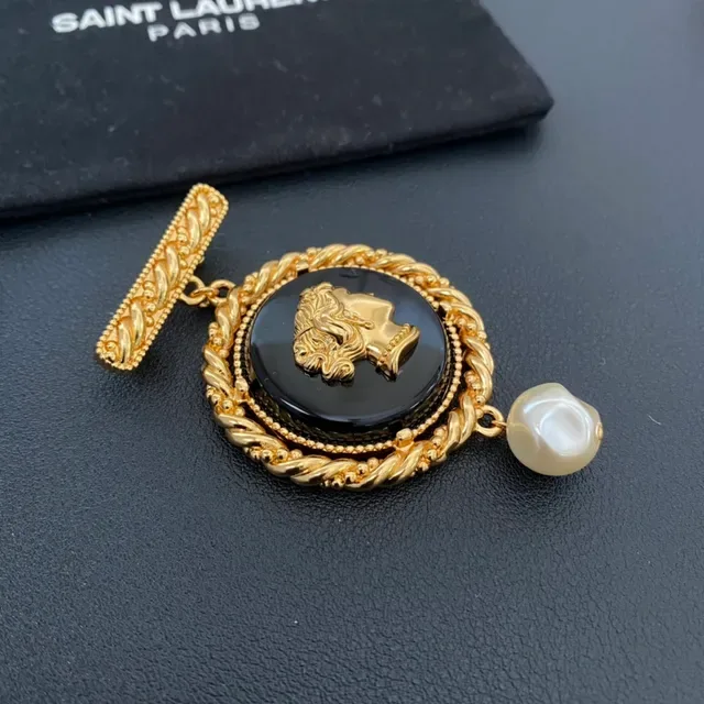 Gold-Tone Rope Frame Black Cameo Profile Pearl Drop Brooch 8