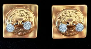 Gold-Tone Square Eye Motif Stud Earrings 2