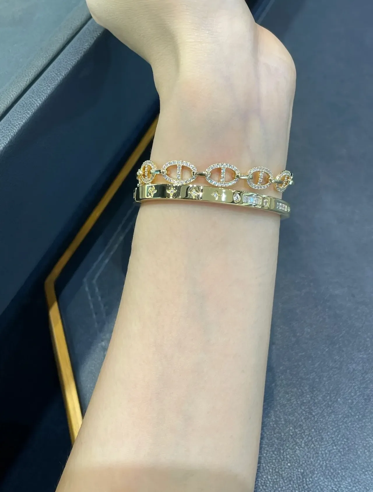 Gold-Toned Oval-Link Chain Bracelet 4