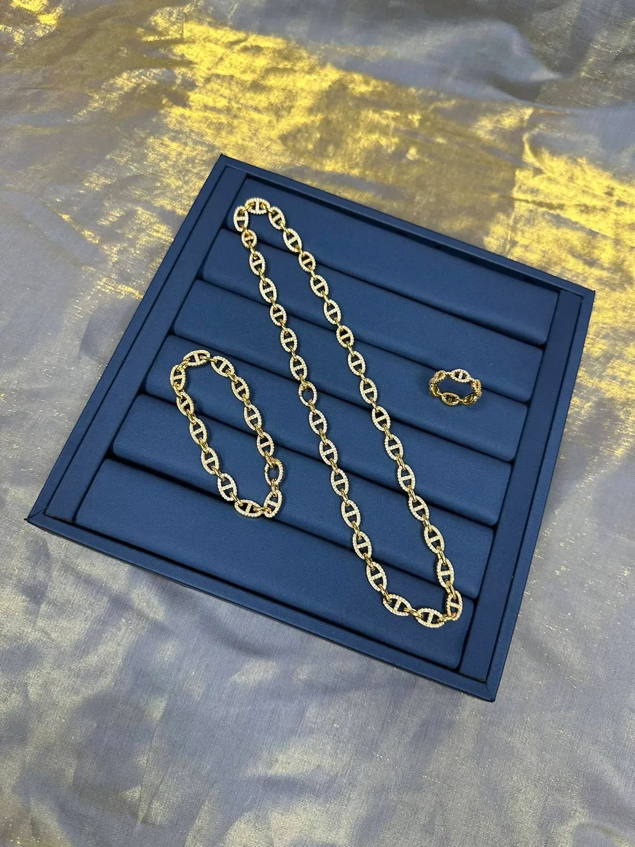 Gold-Toned Oval-Link Chain Bracelet 8