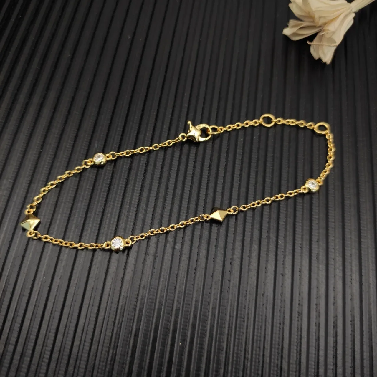 Gold Transparent Chain Bezel-Set Round Stones Bracelet 3