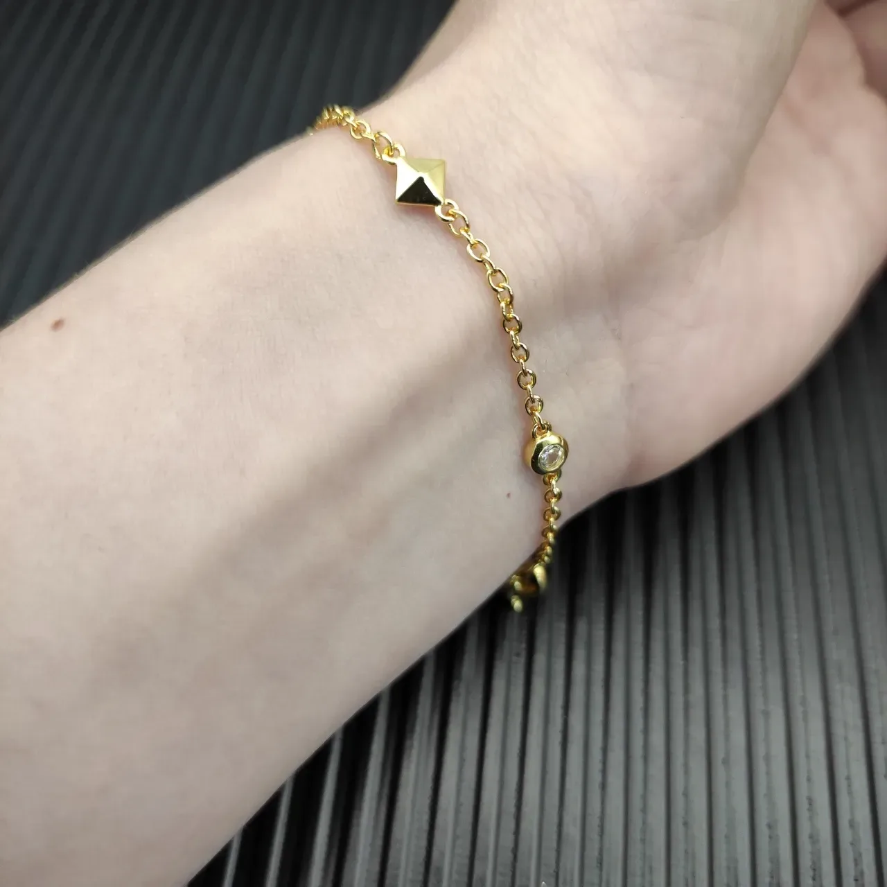 Gold Transparent Chain Bezel-Set Round Stones Bracelet 6
