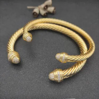 Pulsera de Cable Trenzado Transparente en Oro con Terminales Pavé-Set