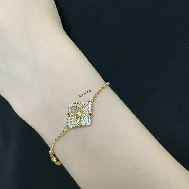 Gold White Chain Floral Motif Bracelet 9