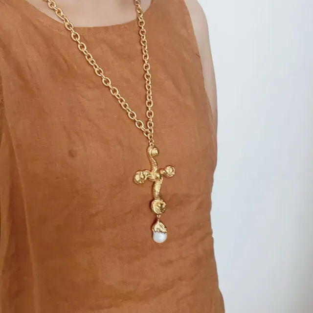 Gold White Curb Chain Ornate Cross Pendant Necklace 2