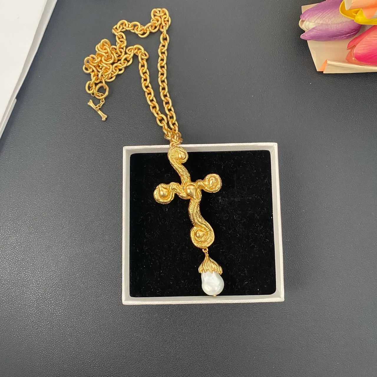 Gold White Curb Chain Ornate Cross Pendant Necklace 8