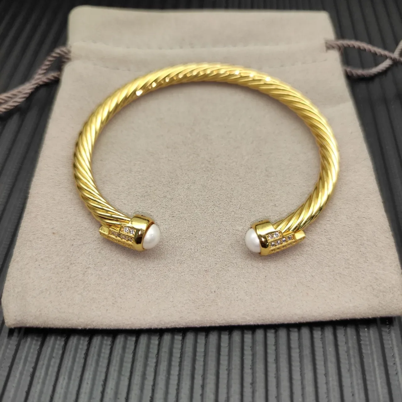 Gold White Twisted Rope Cable Pearl-End Terminals Bracelet 3