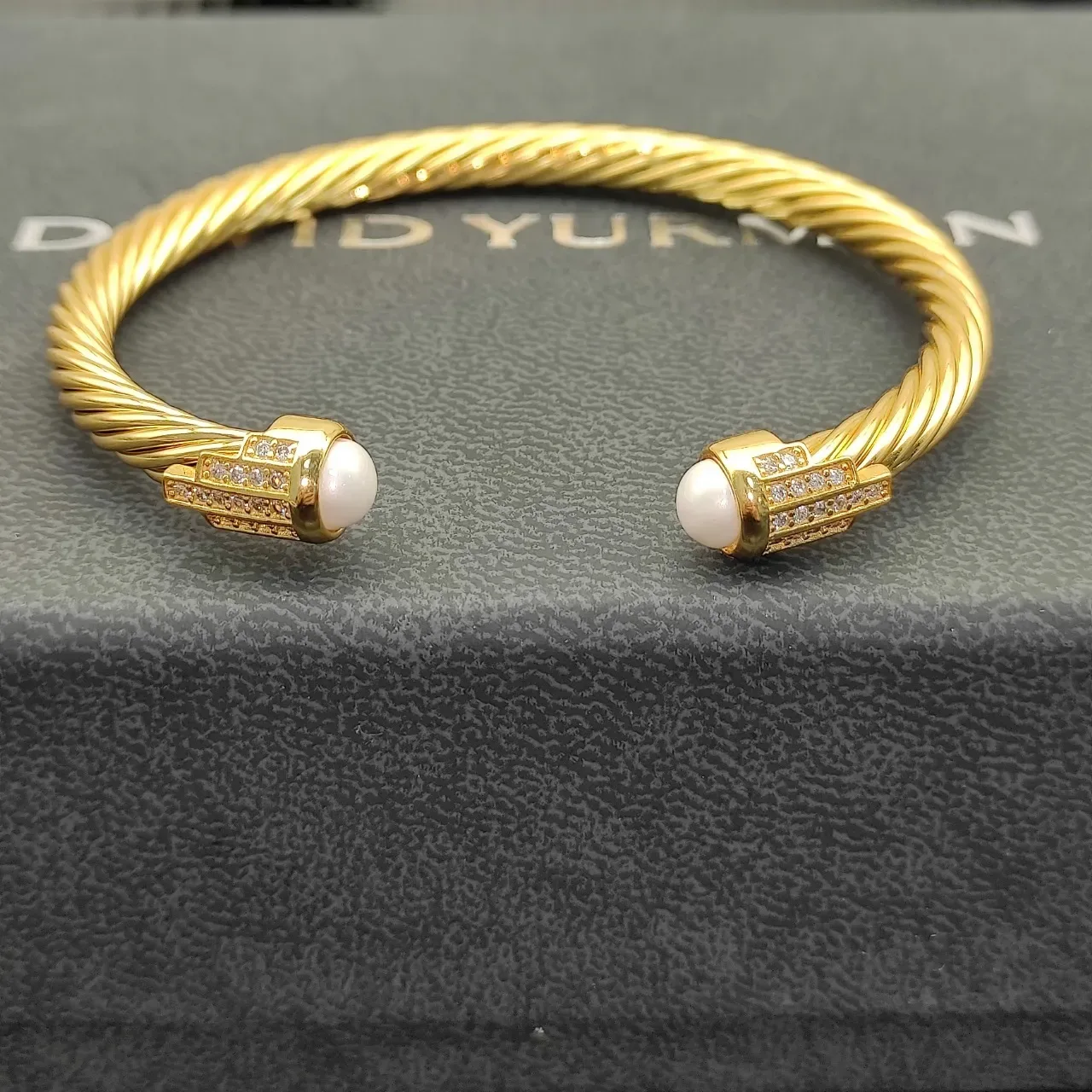 Gold White Twisted Rope Cable Pearl-End Terminals Bracelet 7