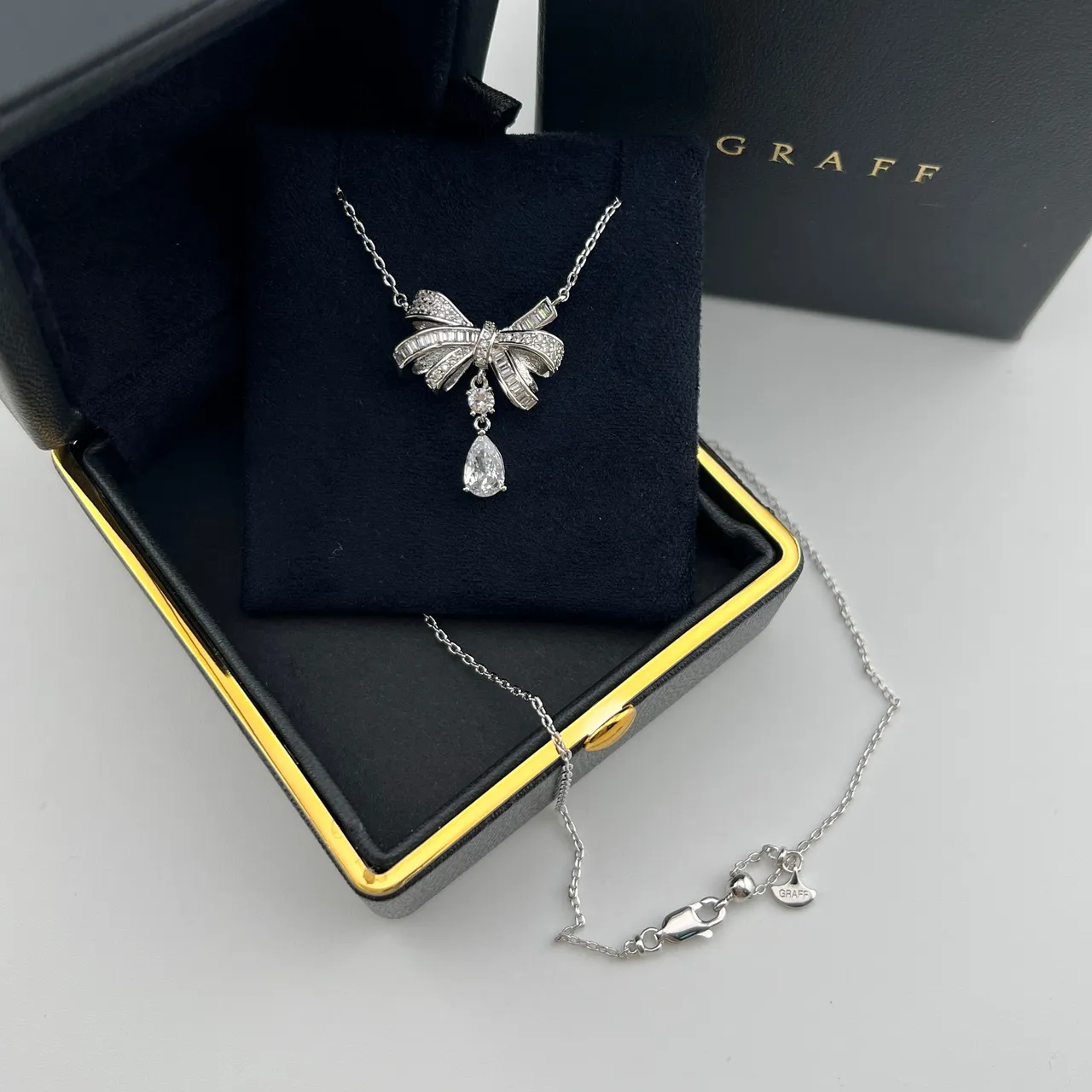 Graff Bow Motif Teardrop Pendant Necklace 4