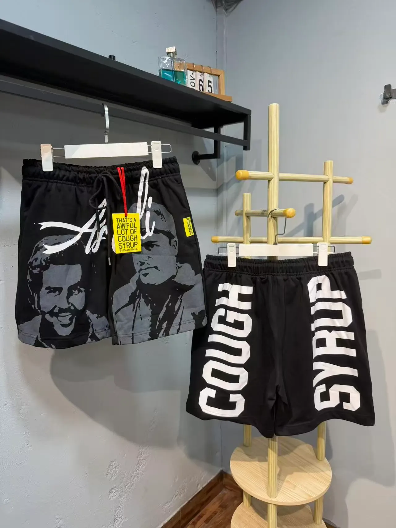 Graphic-Print Elastic-Waist Drawstring Shorts 14