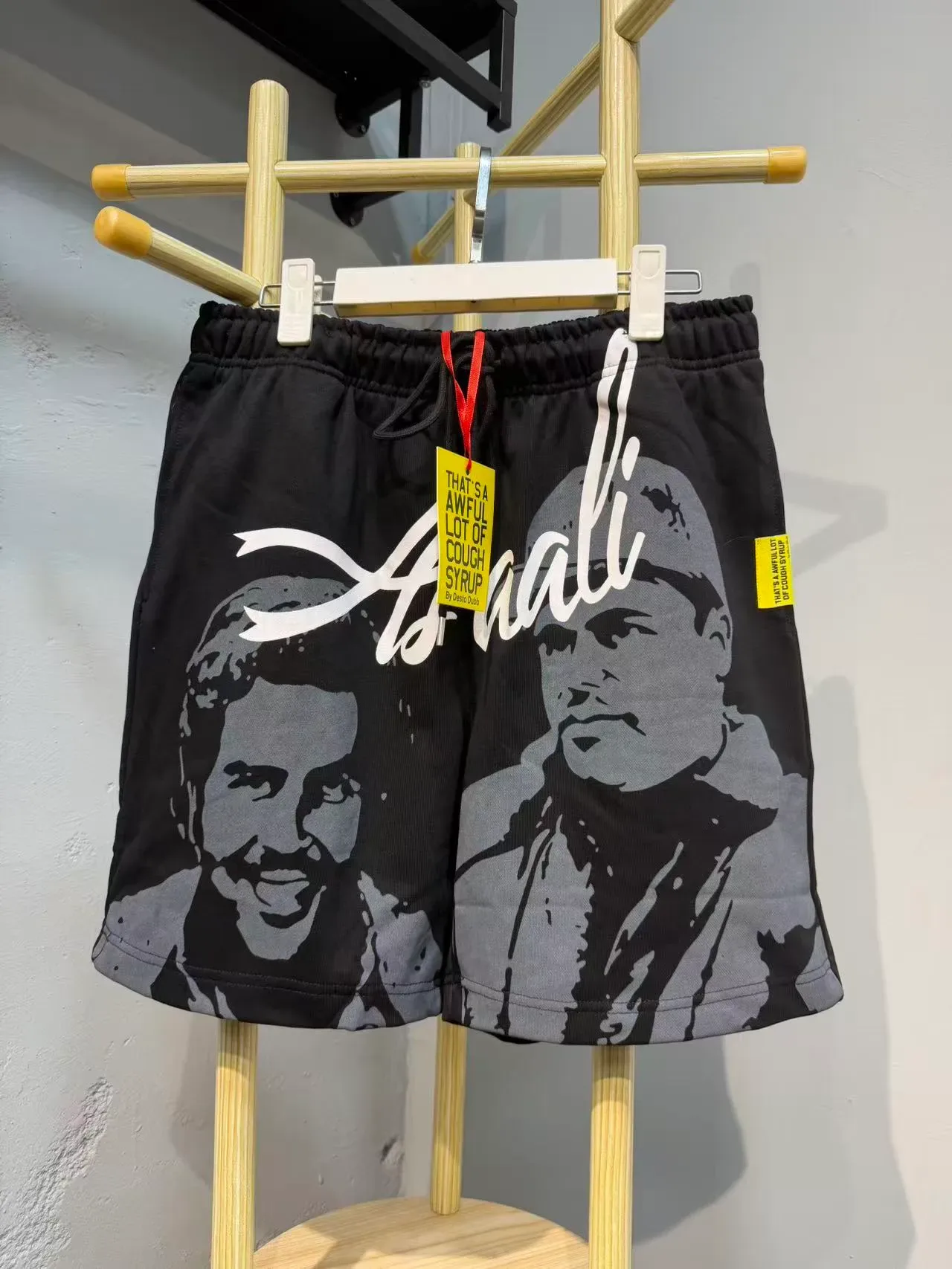 Graphic-Print Elastic-Waist Drawstring Shorts 16