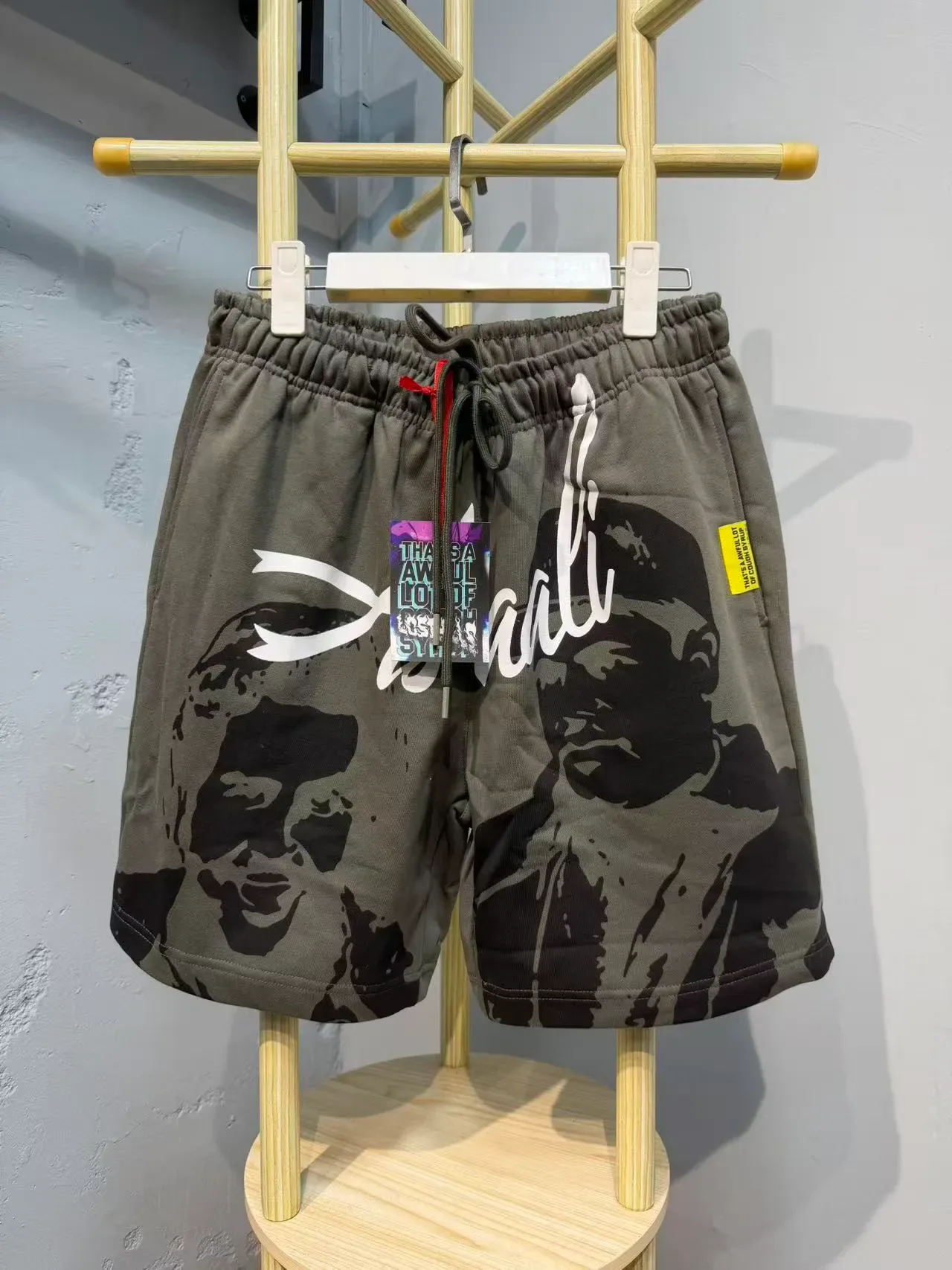 Graphic-Print Elastic-Waist Drawstring Shorts 18