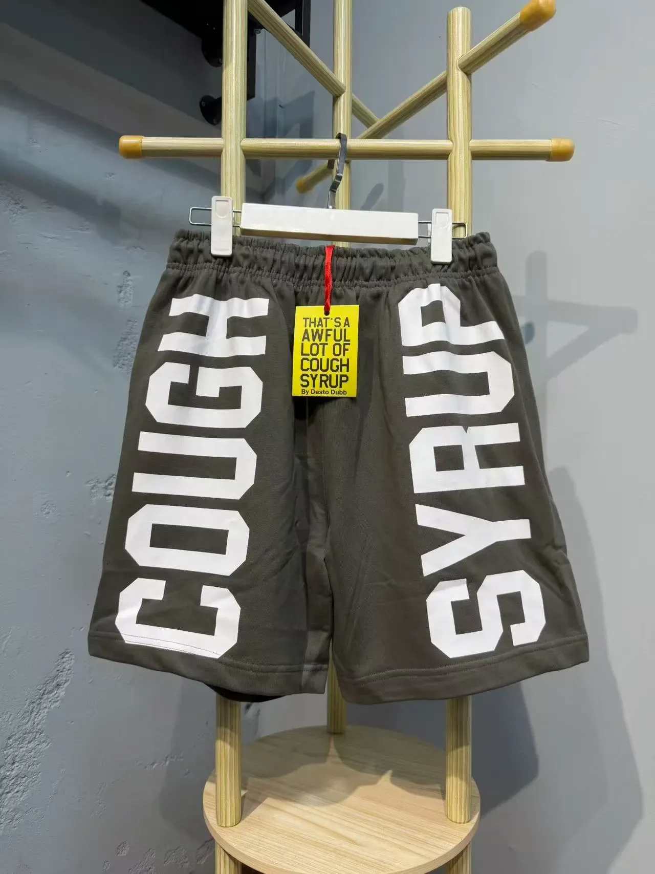 Graphic-Print Elastic-Waist Drawstring Shorts 19