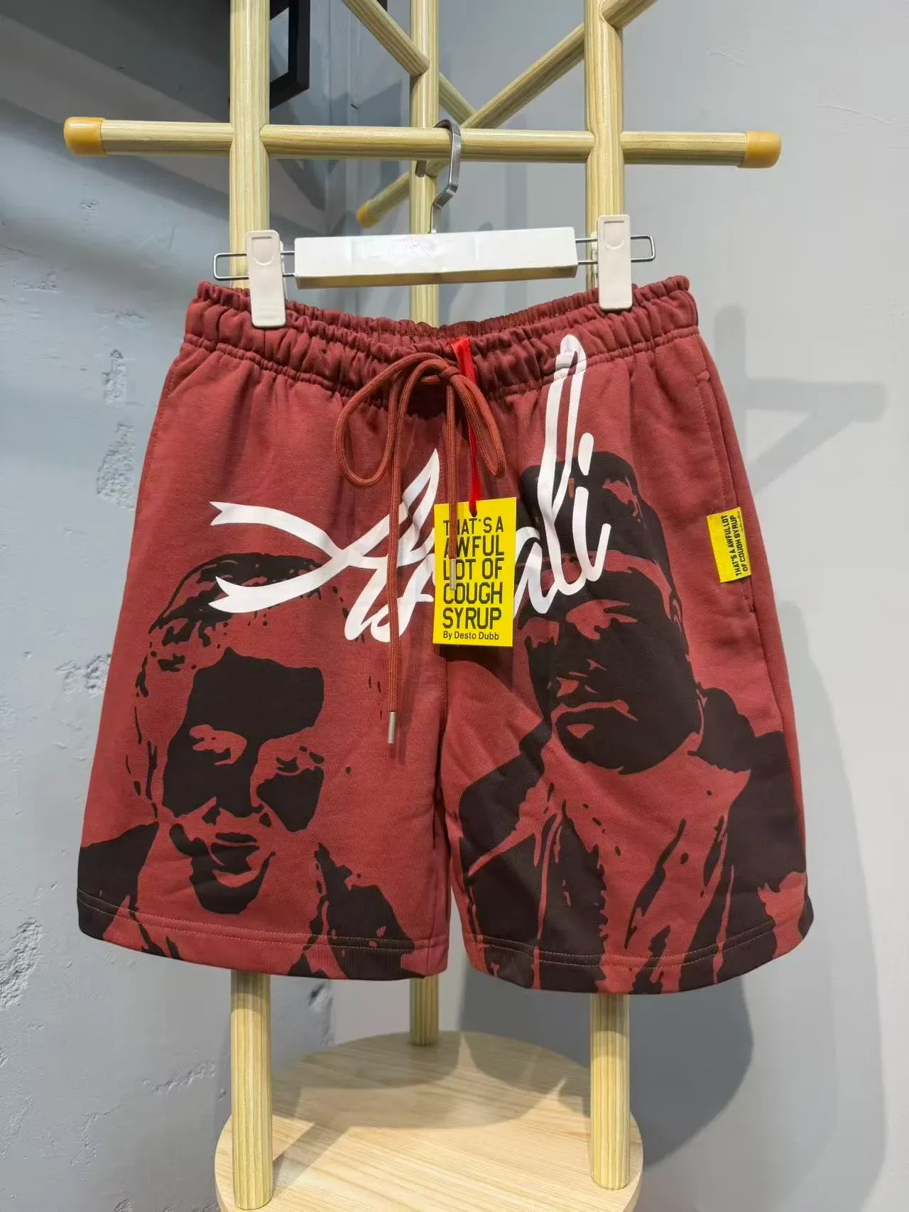 Graphic-Print Elastic-Waist Drawstring Shorts 20