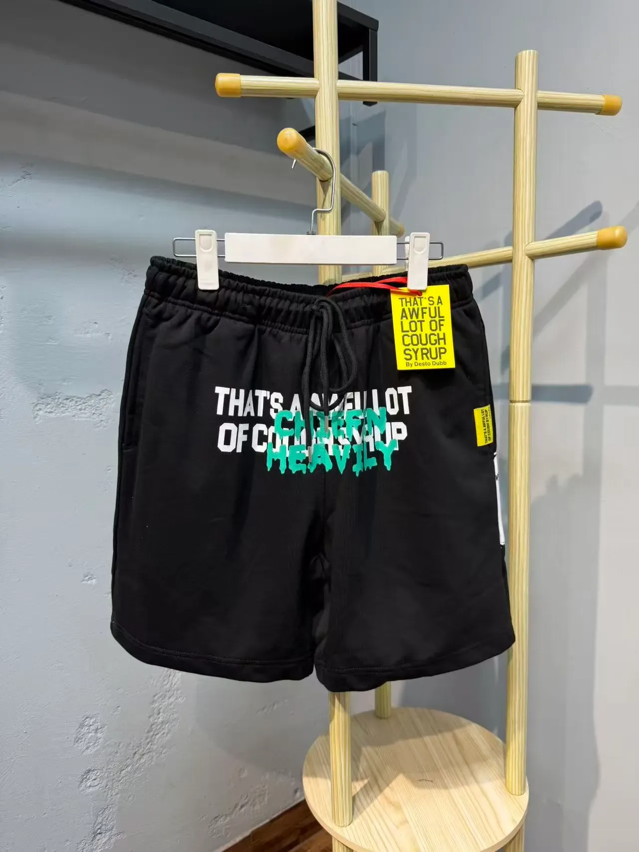 Graphic Print Elastic Waist Shorts 10