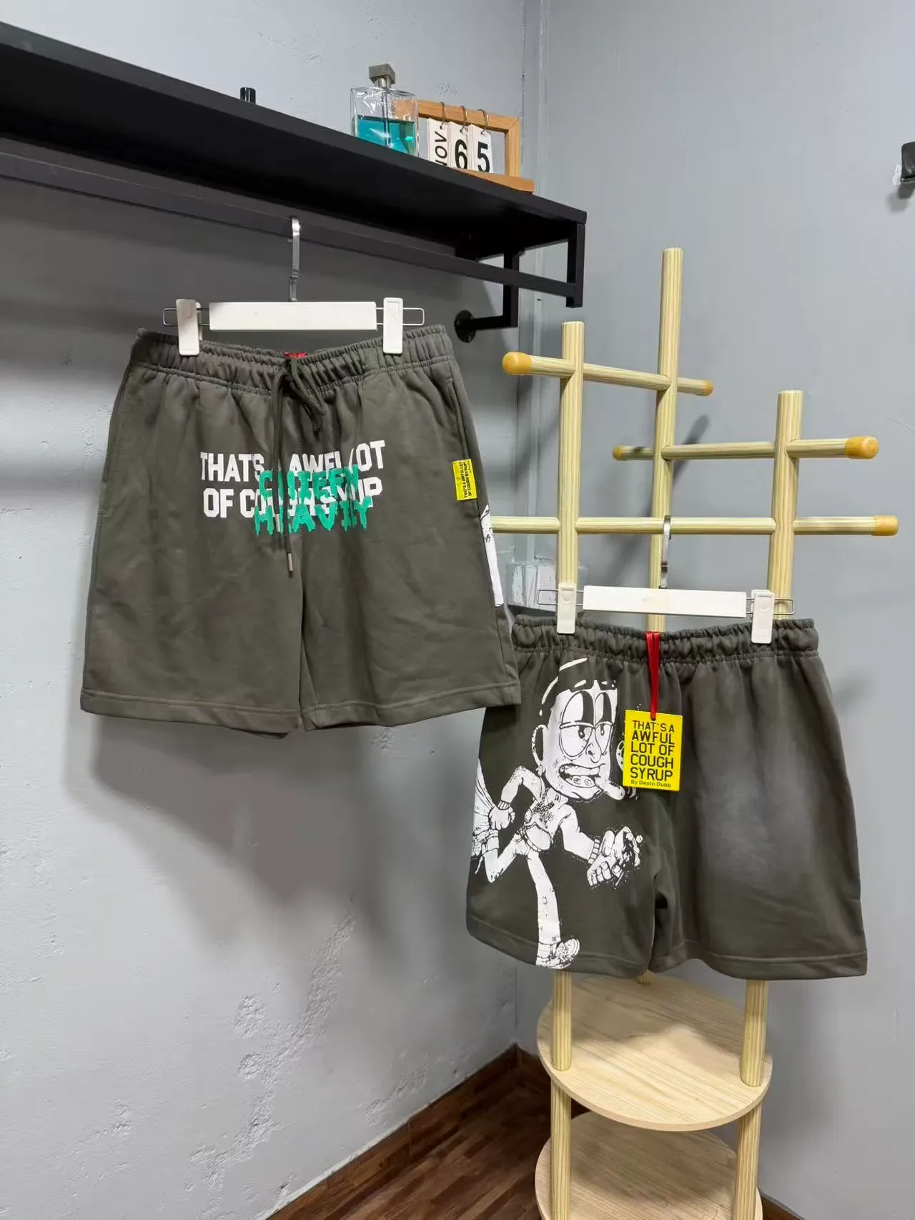 Graphic Print Elastic Waist Shorts 12