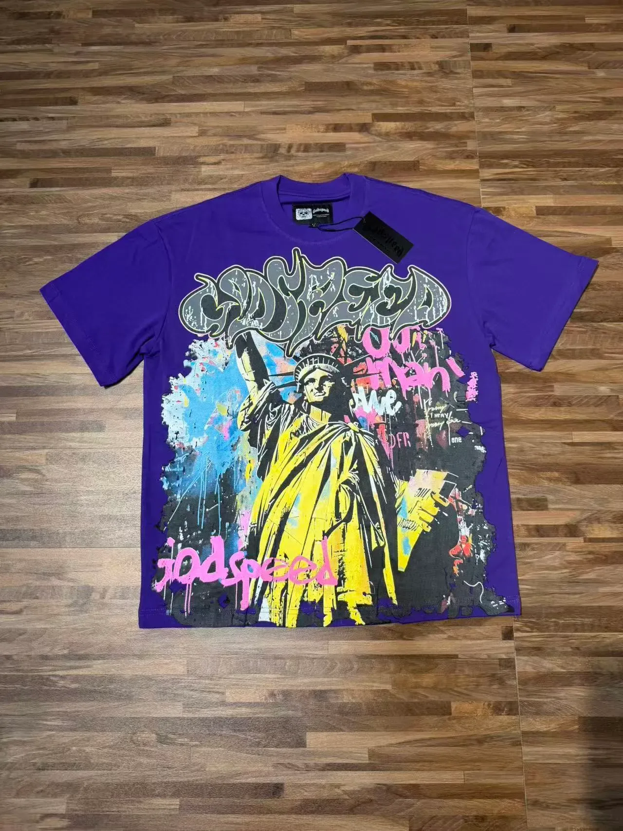 Graphic Print Graffiti Statue of Liberty T-Shirt 3