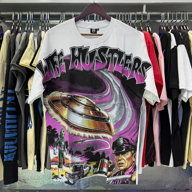 Graphic-Print Oversized Sci-Fi Illustration T-Shirt 8