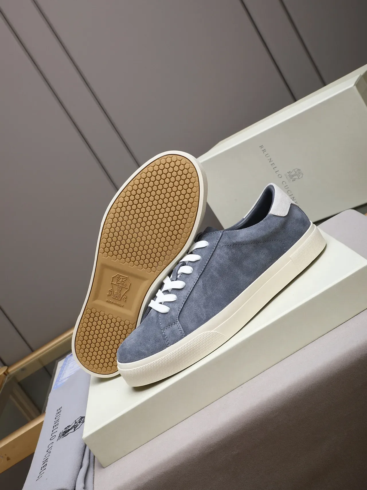 Gray White Suede Upper Low-Top Silhouette Sneakers 5