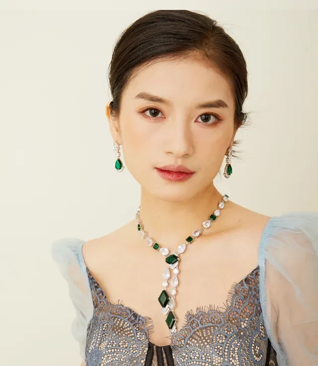Green and Clear Gemstone Drop Earrings 5