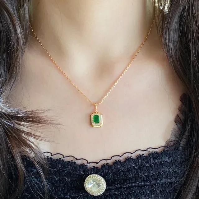 Green Gold Emerald-Cut Gemstone Necklace 8