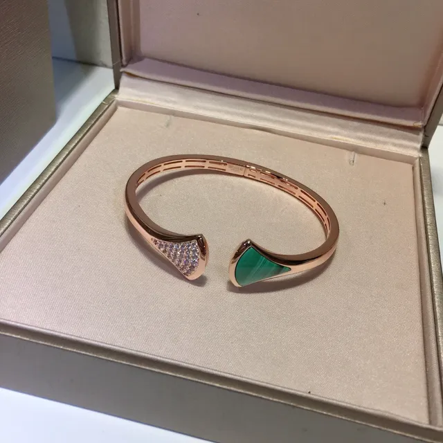 Green Gold Fan-Shaped Open Cuff Pavé-Set Stones Bracelet 3